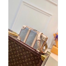 루이비통 소프트 트렁크 웨어러블 월릿