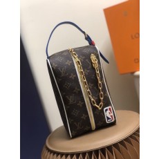 루이비통 클록룸 돕 키트 M45588