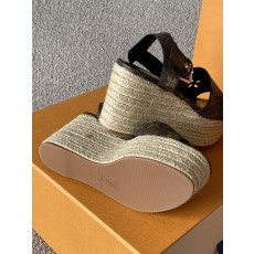 루이비통 샌들    사이즈：35-41