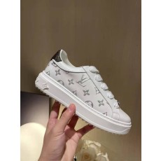 루이비통 남여공용 스니커즈