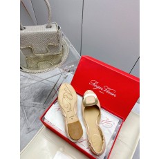 로져비비에 샌들