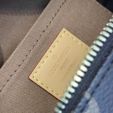 루이비통 크로스백 M50202