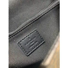 루이비통 SLOCK SLING M45807