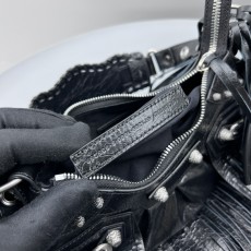 발렌시아가 크로스백