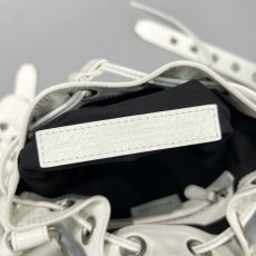 발렌시아가 크로스백