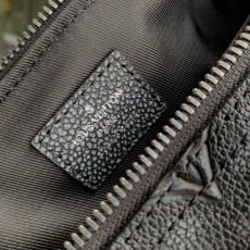 루이비통 시티 키폴 M21448