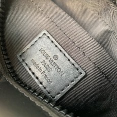 루이비통 미니 소프트 트렁크 M81611