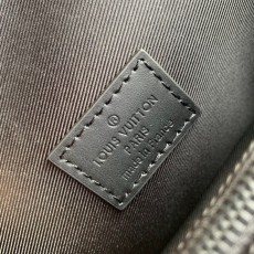 루이비통 스티머 웨어러블 월릿 M81852