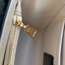 루이비통 트위스트 MM M21025