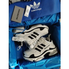 발렌시아가 남여공용 운동화