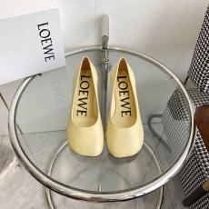 로에베 여성 미들힐